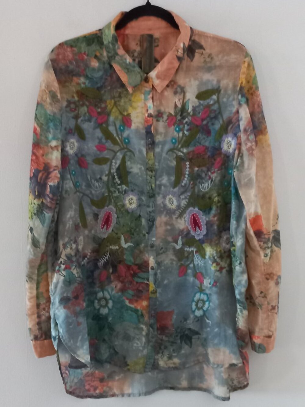 ARATTA SILENT JOURNEY light flowy embroidered floral blouse